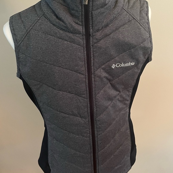 Columbia Gray/Black Full Zip Vest Women’s  Med - Picture 4 of 7